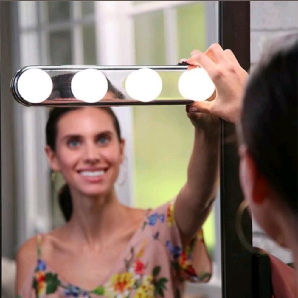 Hollywood LED Light by Urban Butterfly